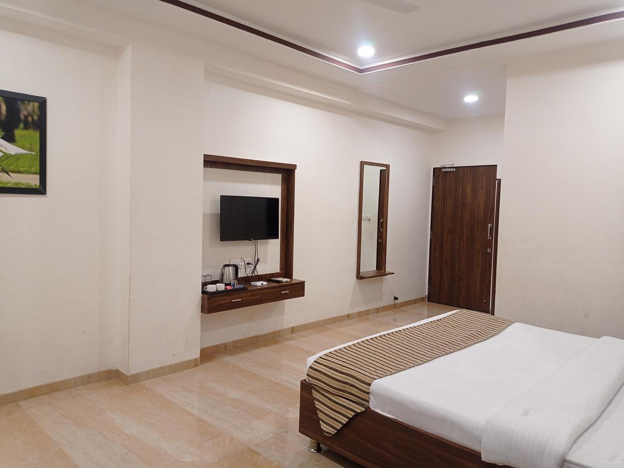 Sheoganj Sun Stone Hotel & Club - Jawai מראה חיצוני תמונה