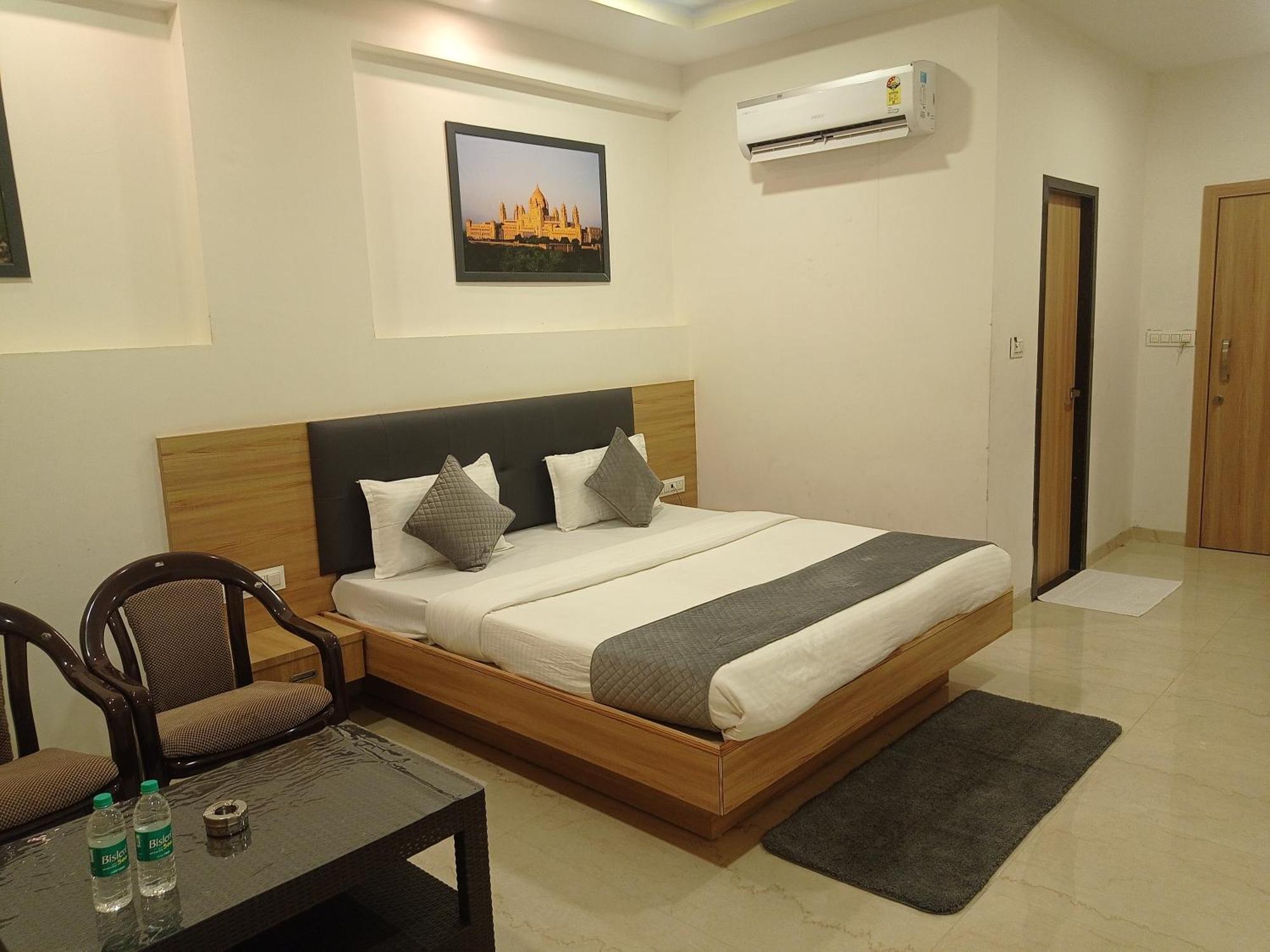 Sheoganj Sun Stone Hotel & Club - Jawai מראה חיצוני תמונה