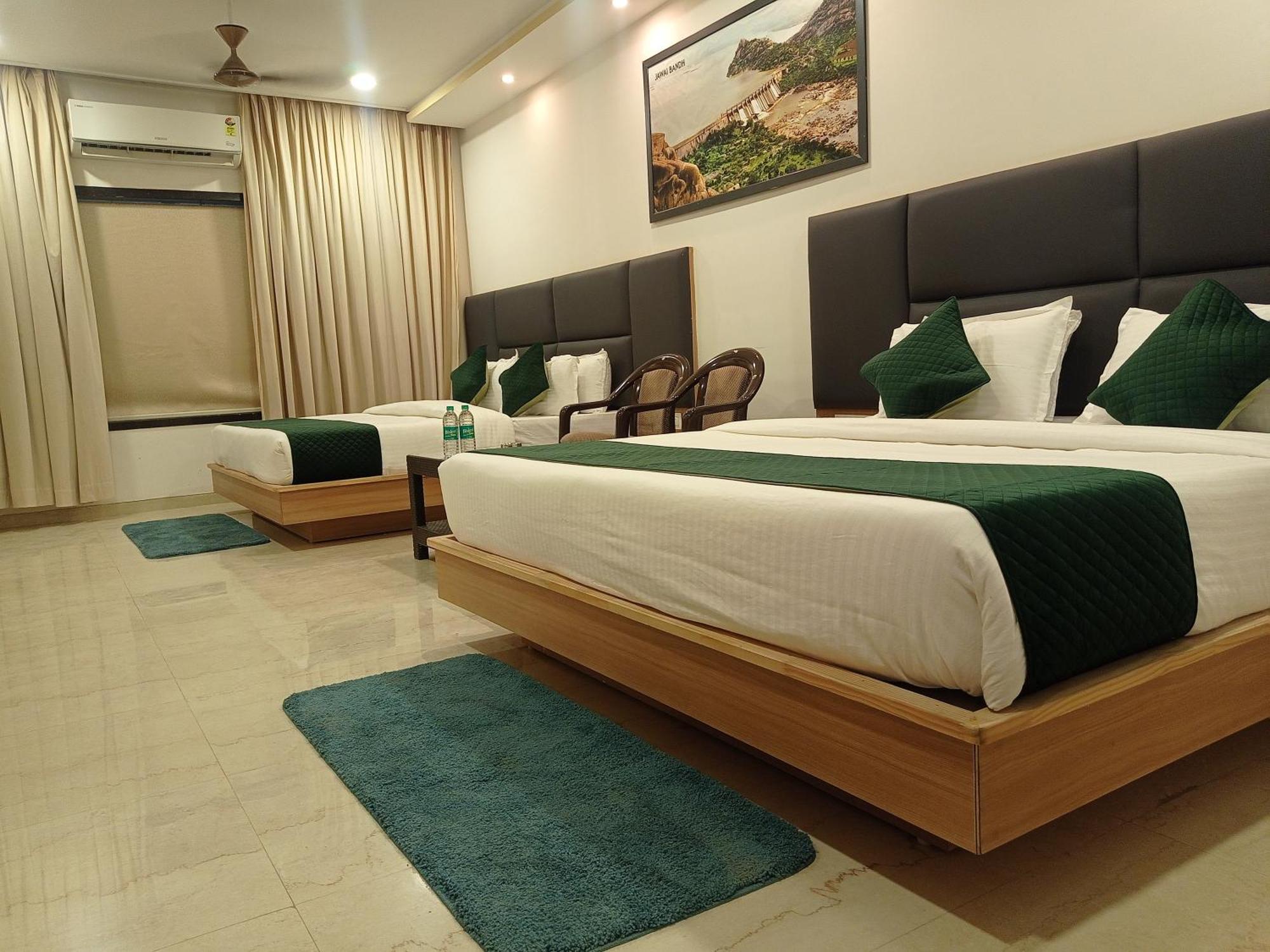 Sheoganj Sun Stone Hotel & Club - Jawai מראה חיצוני תמונה