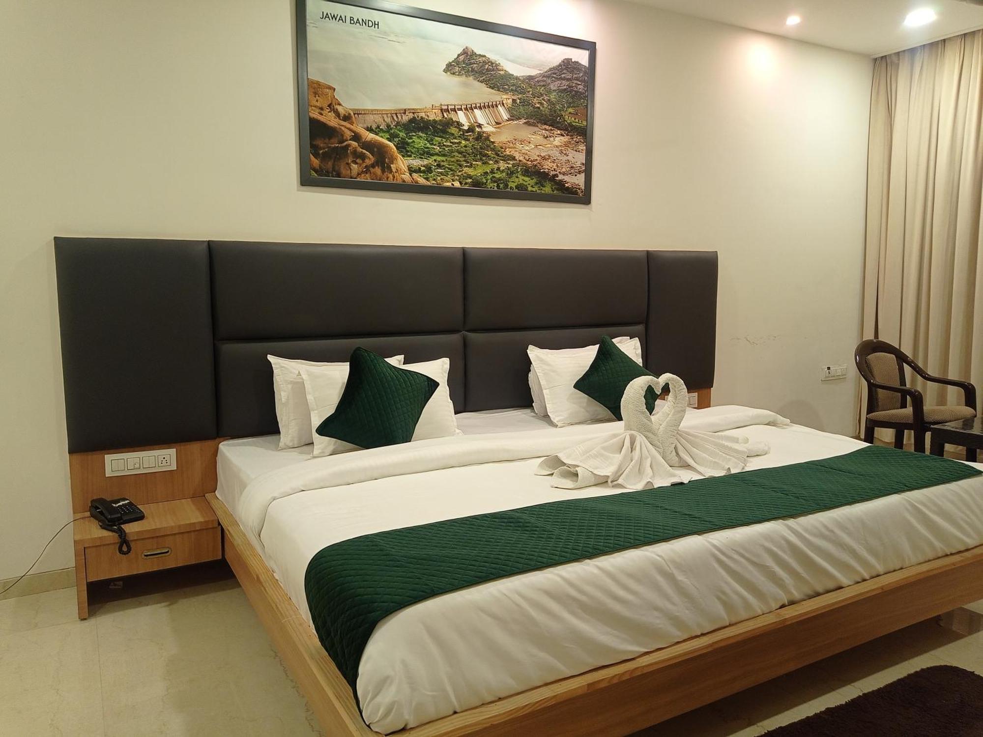 Sheoganj Sun Stone Hotel & Club - Jawai מראה חיצוני תמונה