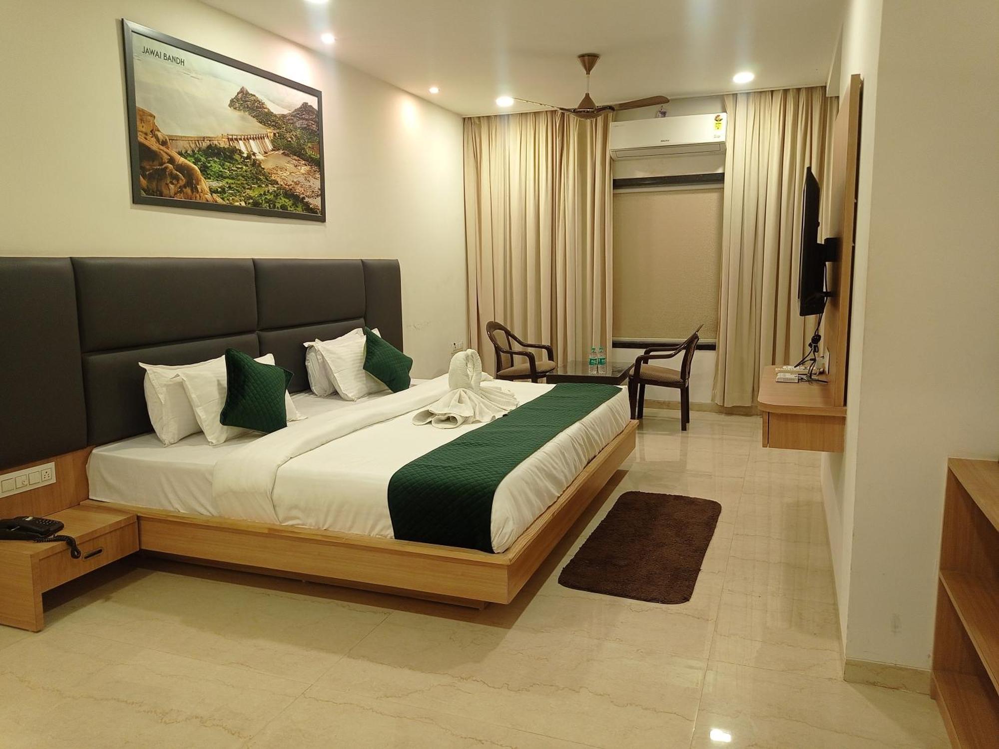 Sheoganj Sun Stone Hotel & Club - Jawai מראה חיצוני תמונה