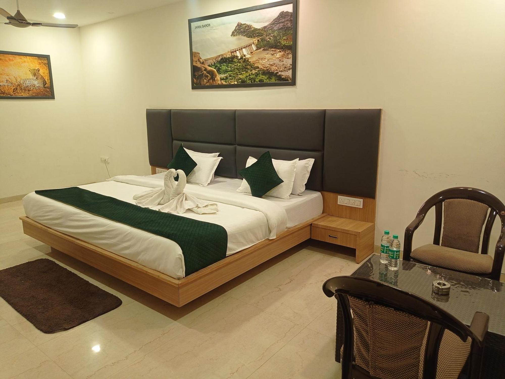 Sheoganj Sun Stone Hotel & Club - Jawai מראה חיצוני תמונה