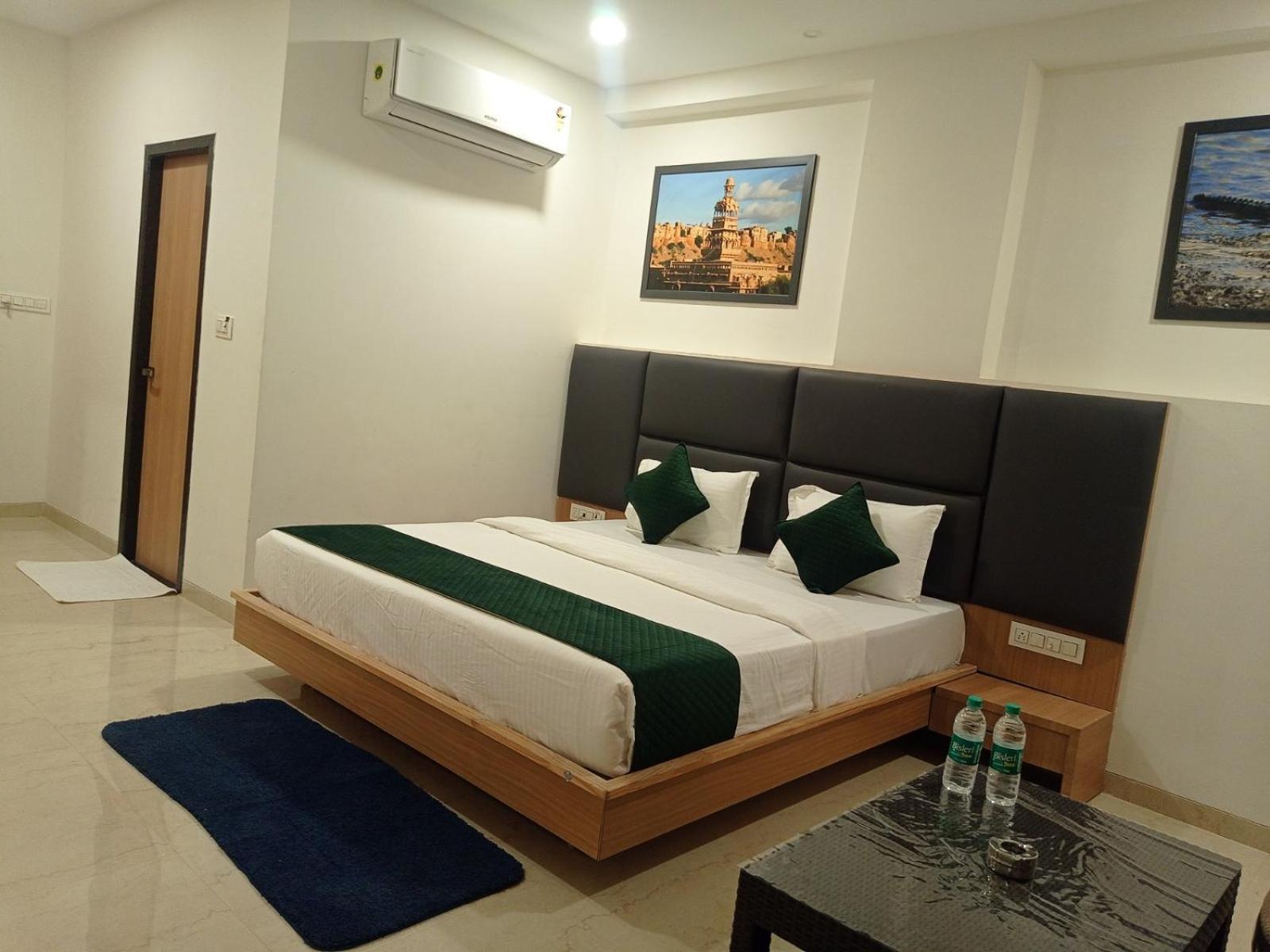 Sheoganj Sun Stone Hotel & Club - Jawai מראה חיצוני תמונה